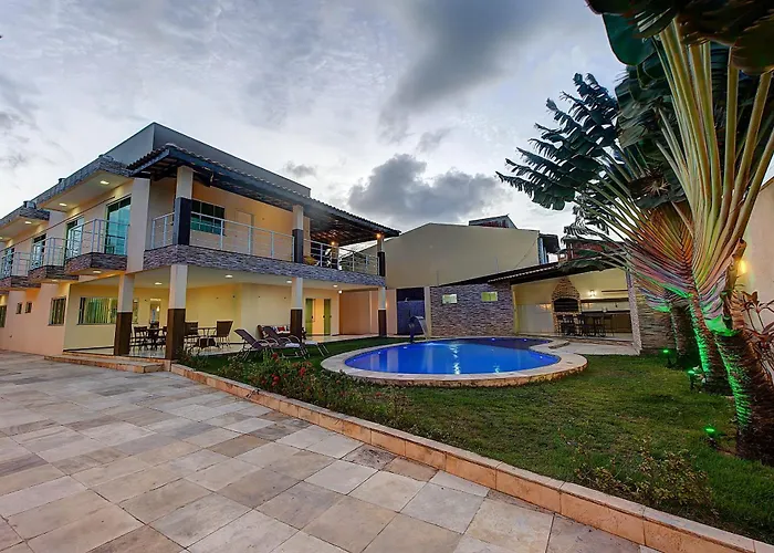 Casa Incrível na Praia de Tabuba by Carpediem